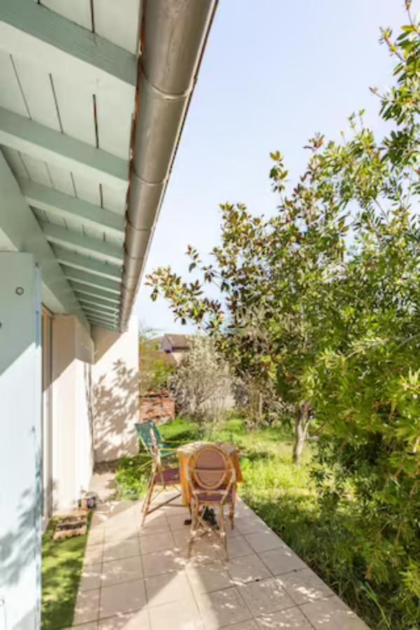 La Chambre Verte Cazeres Exterior photo